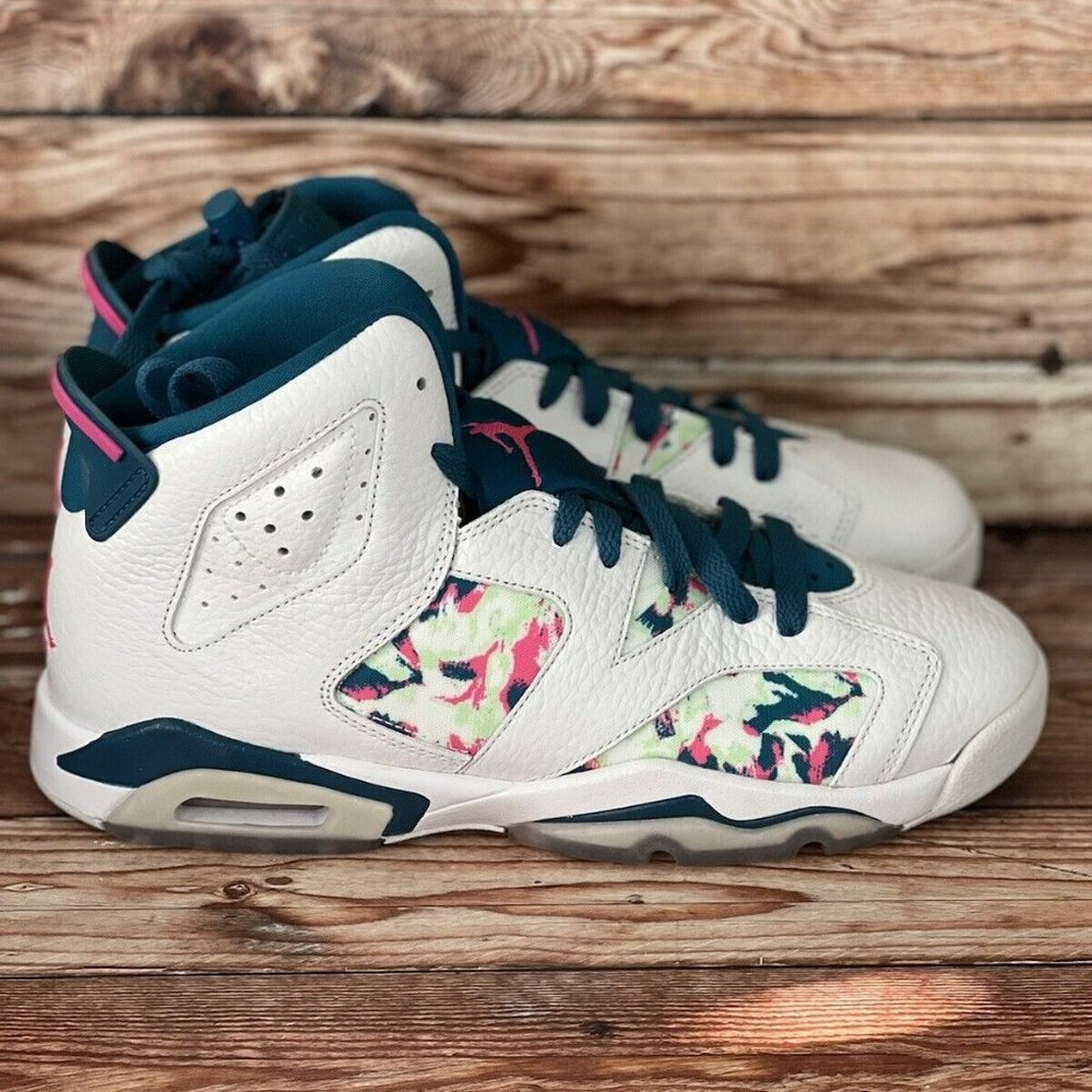 Nike Air Jordan VI 6 Retro Green White Size 7Y Women’s 8.5 543390-153 New